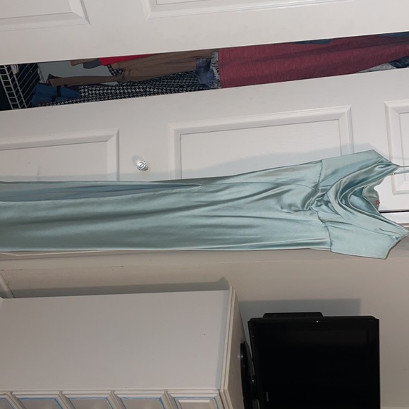 FLOOR LENGTH x SCOOP NECK MINT GREEN DRESS - Picture 3 of 4